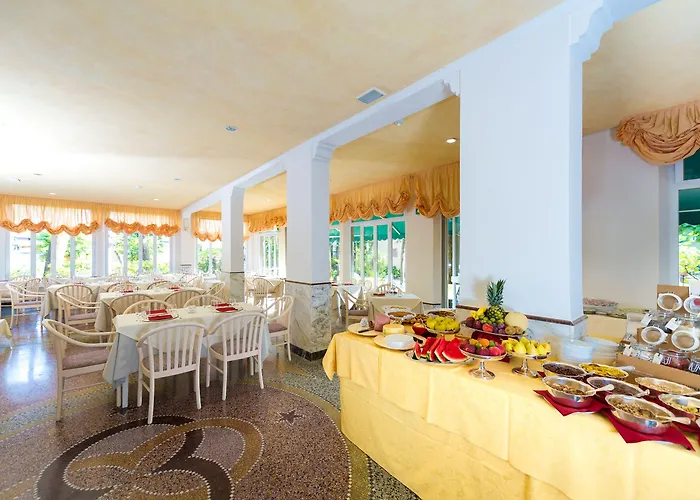 Готель Battelli Only Adults Марина-ді-П'єтразанта