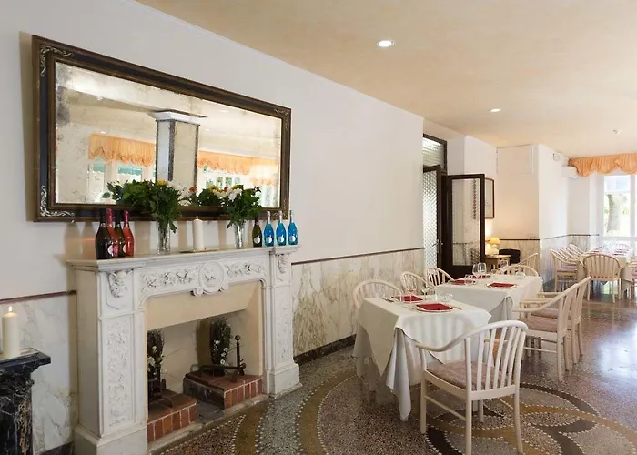 Battelli Only Adults Готель