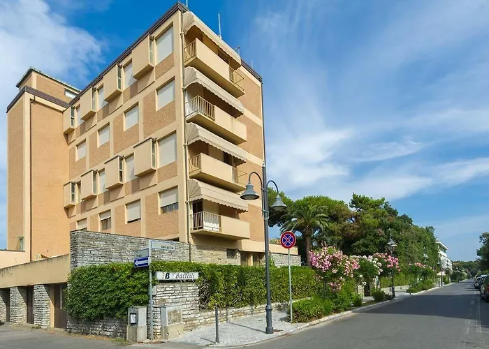 Battelli Only Adults Готель Марина-ді-П'єтразанта